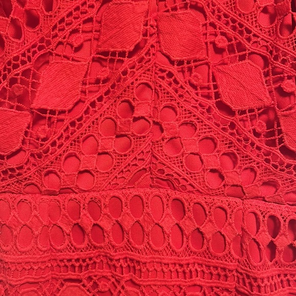 NWT Lulus red lace dress. Size S - Picture 4 of 5